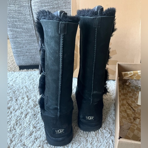 Ugh Women’s Bailey Button Triplet Boot - Picture 3 of 7